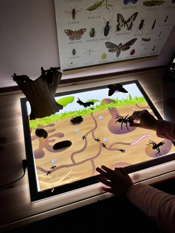 Pod zemí - Podložka na světelný panel A2